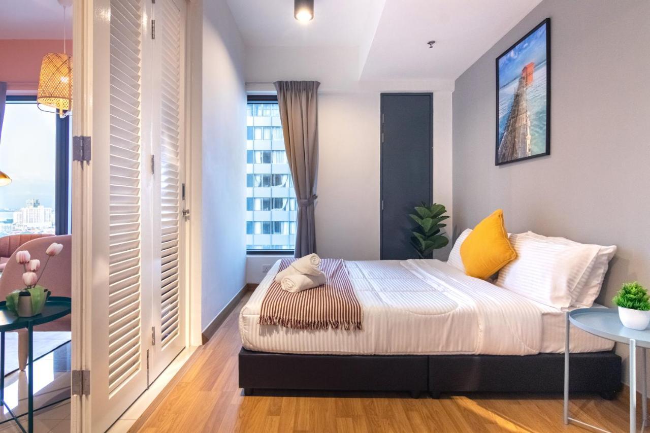 Tropicana 218 X Airlevate Suites George Town Exterior foto