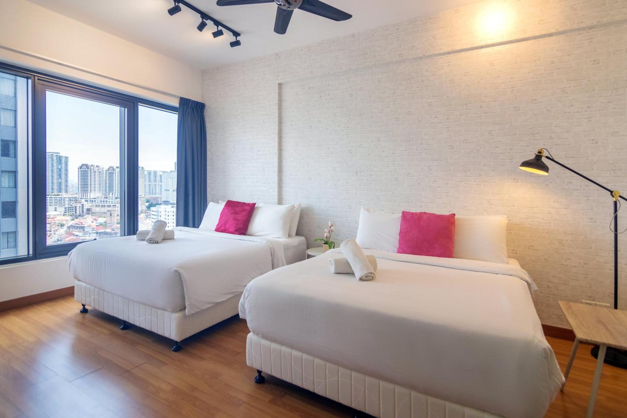 Tropicana 218 X Airlevate Suites George Town Exterior foto