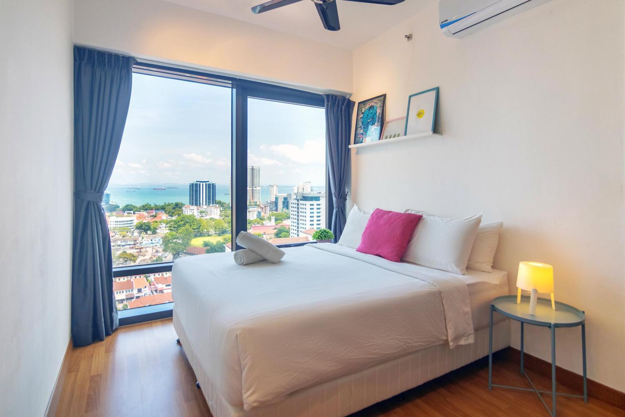 Tropicana 218 X Airlevate Suites George Town Exterior foto